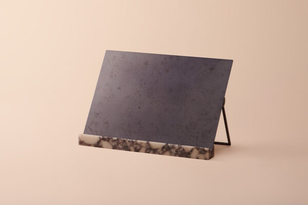 Incision Tablet Stand